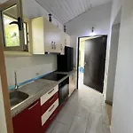 Mateo Πανσιόν Vlorë